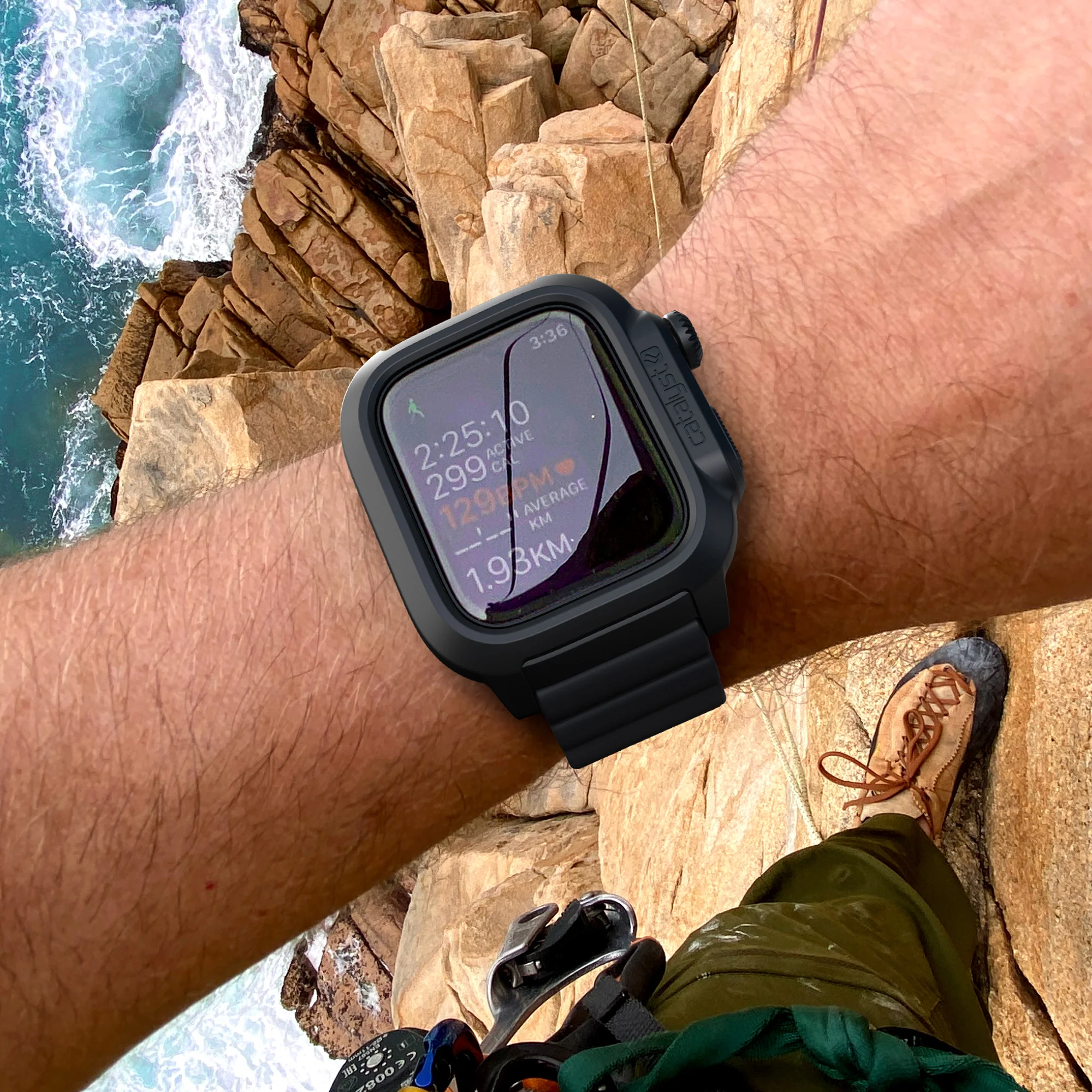 45mm - 330ft Waterproof Case + Band for Apple Watch Series 9/8/7 - Image 13